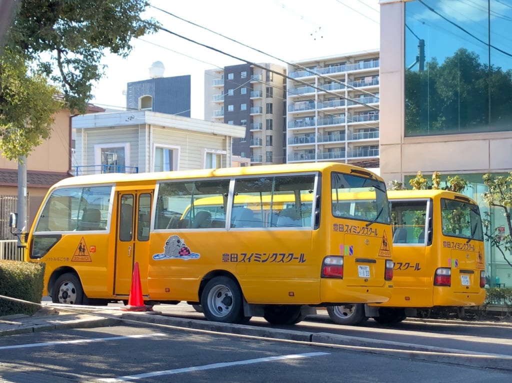 豊田スイミングのバス